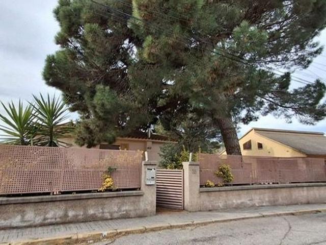 Chalet en venta en calle Collformic, Ametlla del Vallès, l´, de 160 m² 3 habitaciones por 358.075