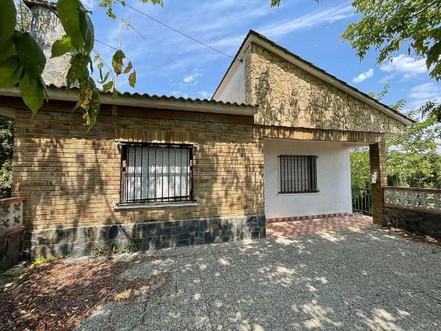 Chalet en venta en calle Collsacabra, Maçanet de la Selva, de 150 m² 4 habitaciones por 159.000