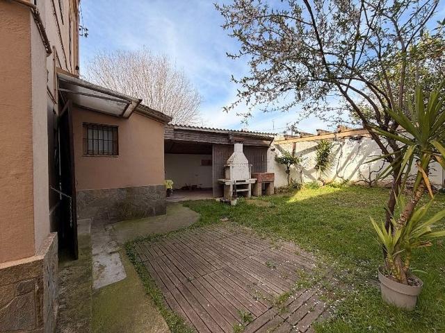 Chalet en venta en calle Comerç, Flaçà, de 285 m² 6 habitaciones por 395.000