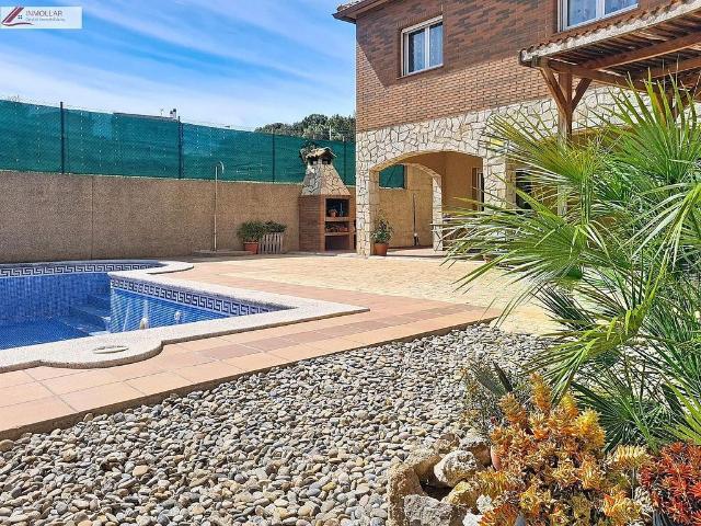 Chalet en venta en calle Comtes de Barcelona, Vendrell, El, de 253 m² 4 habitaciones por 409.000