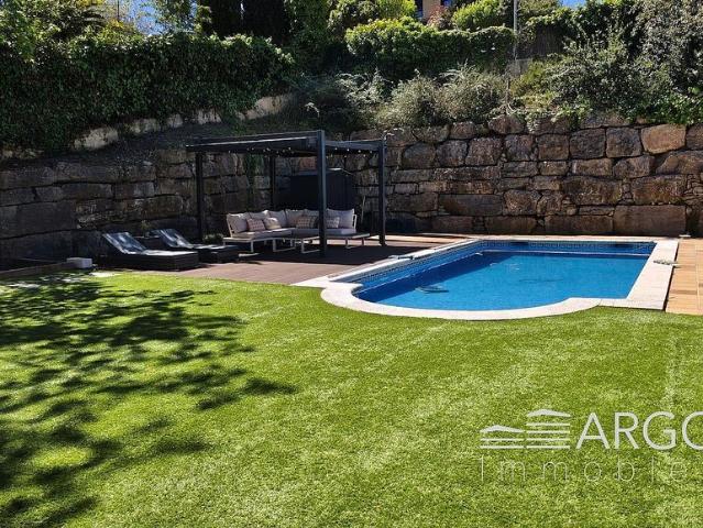Chalet en venta en calle Comtes de Darnius, Vallromanes, de 250 m² 4 habitaciones por 720.000
