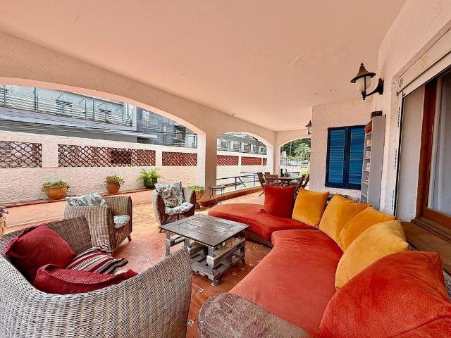 Chalet en venta en calle Concordia, Roses, de 179 m² 4 habitaciones por 620.000