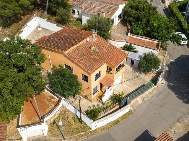 Chalet en venta en calle Catalunya, Roses, de 118 m² 4 habitaciones por 367.000