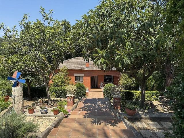 Chalet en venta en calle Caldes de Malavella, Maçanet de la Selva, de 208 m² 3 habitaciones por 315.000