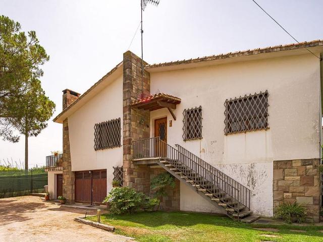 Chalet en venta en calle Can Quana, Canovelles, de 140 m² 4 habitaciones por 385.000