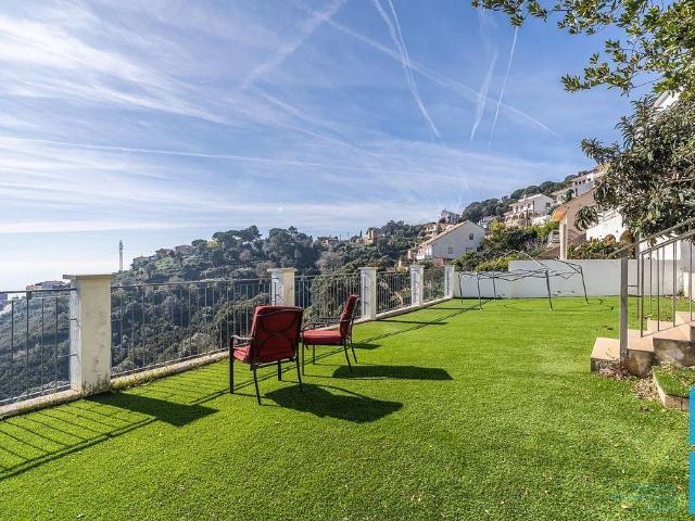 Chalet en venta en calle Canet, Pineda de Mar, de 125 m² 4 habitaciones por 300.000