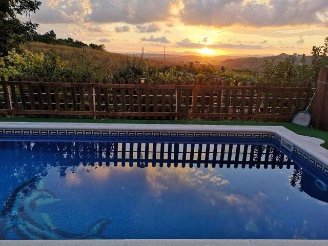 Chalet en venta en calle Casablanca, Subirats, de 198 m² 8 habitaciones por 370.000