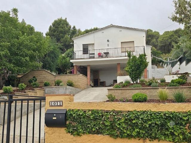 Chalet en venta en calle Castillo Cabrer, Cabrera d´Igualada, de 90 m² 3 habitaciones por 175.000