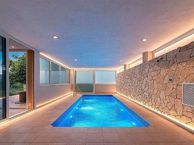 Chalet en venta en calle CL Pla del Bosc, Canyelles, de 470 m² 5 habitaciones por 549.000