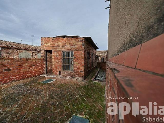 Chalet en venta en calle Climent Humet, Sentmenat, de 220 m² 1 habitación por 97.000