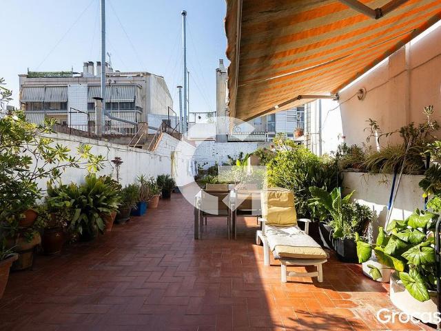 Chalet en venta en calle Ample, Terrassa, de 284 m² 5 habitaciones por 499.900