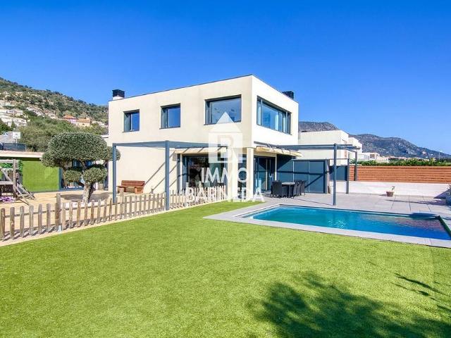 Chalet en venta en calle Andorra, Palau Saverdera, de 150 m² 4 habitaciones por 640.000