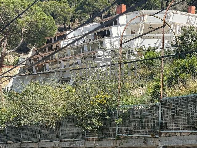 Chalet en venta en calle Bon Repòs, Cabrils, de 491 m² 5 habitaciones por 695.000