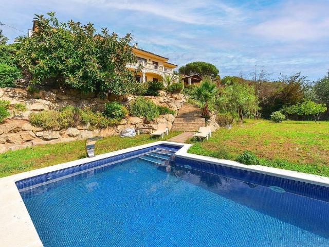 Chalet en venta en calle De la Selva, Calonge, de 330 m² 5 habitaciones por 799.000