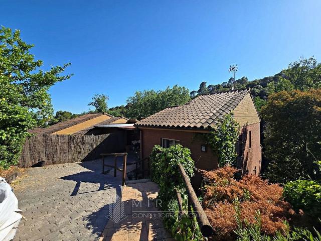 Chalet en venta en calle Bertí, Ametlla del Vallès, l´, de 120 m² 5 habitaciones por 405.000