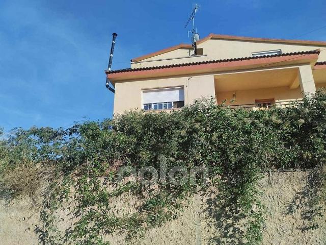 Chalet en venta en calle Blanes, Cabrera d´Igualada, de 107 m² 5 habitaciones por 195.000