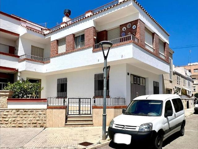 Chalet en venta en calle Brasil, Amposta, de 186 m² 3 habitaciones por 262.000