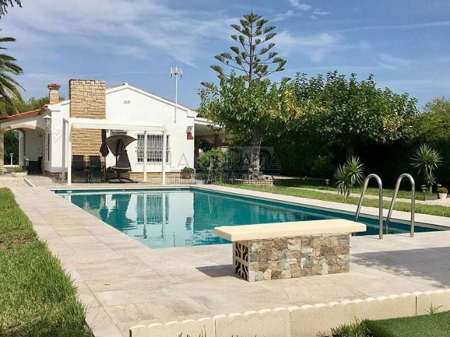Chalet en venta en calle Gaudí, Mont Roig del Camp, de 235 m² 4 habitaciones por 625.000