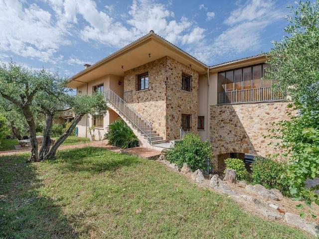 Chalet en venta en calle Gavarresvul, Forallac, de 470 m² 9 habitaciones por 710.000