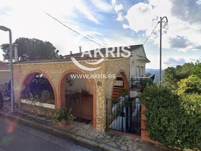 Chalet en venta en calle Garbí, Lloret de Mar, de 216 m² 4 habitaciones por 250.900