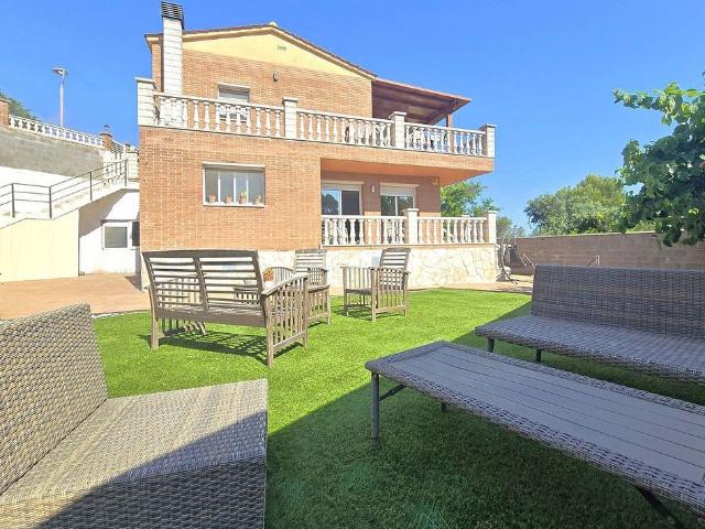 Chalet en venta en calle Garrotxa, Pallaresos, Els, de 145 m² 4 habitaciones por 395.000