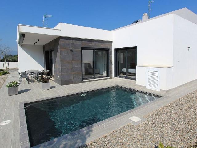 Chalet en venta en calle Gegants Els, Montbrió del Camp, de 126 m² 4 habitaciones por 565.000