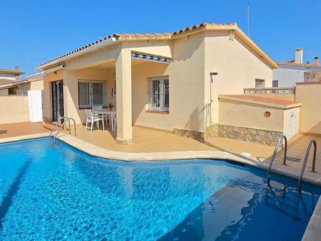 Chalet en venta en calle Gladiol, Escala, L´, de 60 m² 3 habitaciones por 387.000