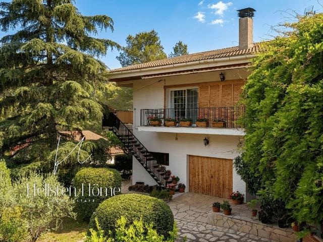 Chalet en venta en calle D' Ignasi Barraquer i Barraquer, Corbera de Llobregat, de 194 m² 3 habitaciones por 368.000