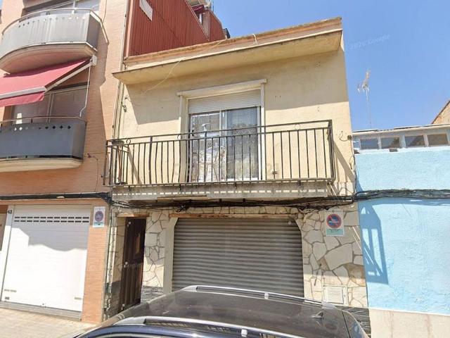 Chalet en venta en calle D'amílcar Barca, Sabadell, de 168 m² 4 habitaciones por 263.400