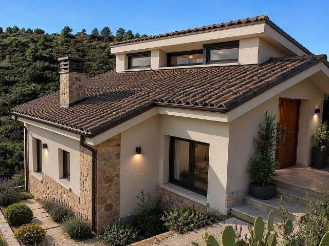 Chalet en venta en calle Devesa de Girona, Calafell, de 180 m² 4 habitaciones por 144.000