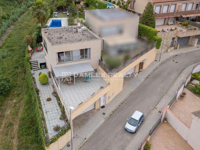 Chalet en venta en calle De Caterina Albert, Lloret de Mar, de 258 m² 4 habitaciones por 650.000