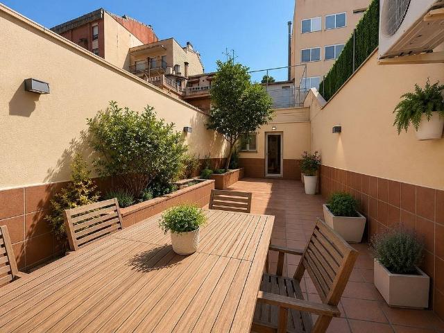 Chalet en venta en calle De Capmany, Sabadell, de 151 m² 5 habitaciones por 550.000
