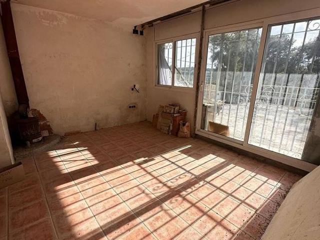 Chalet en venta en calle De Badajoz, Canyelles, de 91 m² 3 habitaciones por 125.000