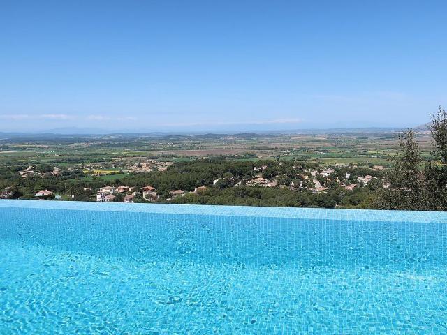 Chalet en venta en calle De Bruselles, Pals, de 363 m² 6 habitaciones por 695.000