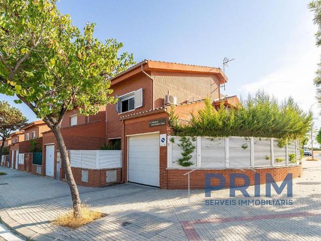 Chalet en venta en calle De Josep Ribera i Sans, Reus, de 166 m² 4 habitaciones por 365.000