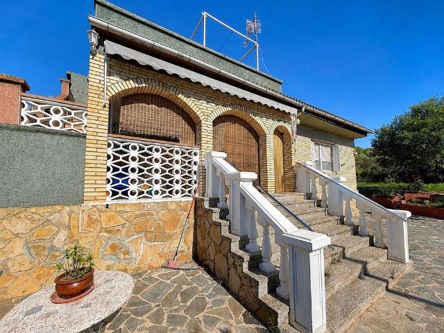 Chalet en venta en calle De la Campaneta, Piera, de 152 m² 3 habitaciones por 339.000