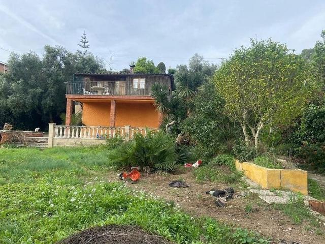 Chalet en venta en calle De la Ciutat Comtal, Canyelles, de 45 m² 3 habitaciones por 169.575