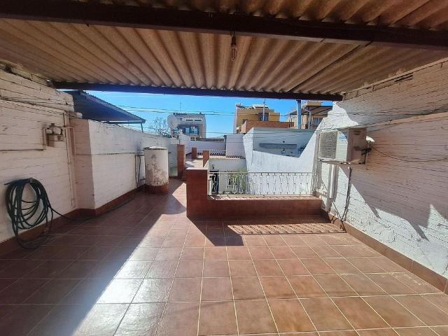 Chalet en venta en calle De la Bonanova, Sabadell, de 120 m² 3 habitaciones por 230.000
