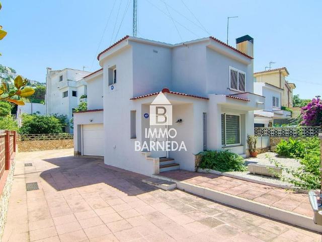 Chalet en venta en calle De la Barca, Roses, de 120 m² 3 habitaciones por 535.000