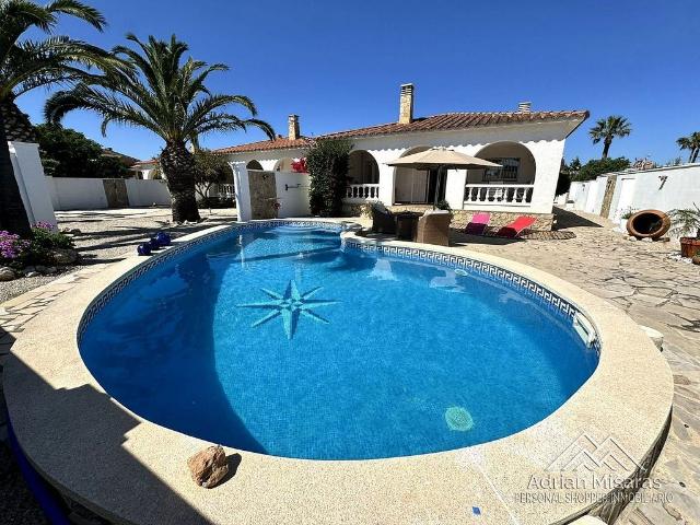 Chalet en venta en calle De la Gavina, Deltebre, de 174 m² 2 habitaciones por 695.000