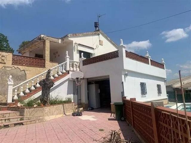 Chalet en venta en calle De la Segarra, Vacarisses, de 110 m² 4 habitaciones por 149.640