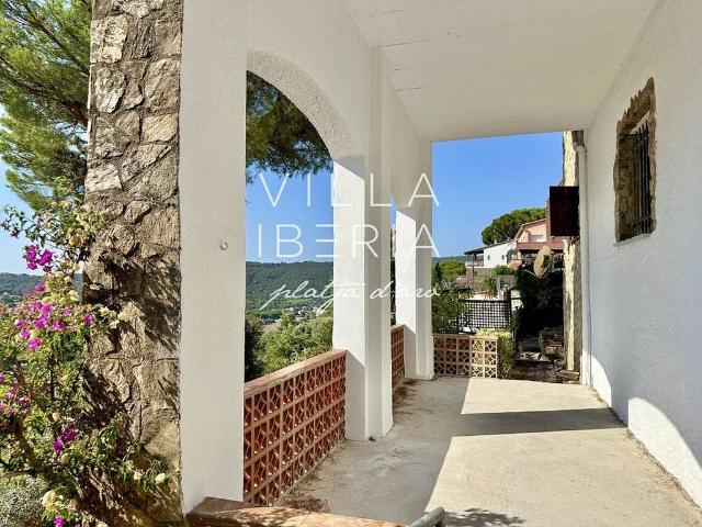 Chalet en venta en calle De la Selva, Calonge, de 204 m² 4 habitaciones por 349.000