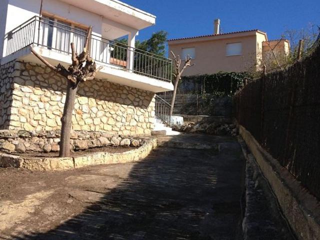 Chalet en venta en calle De la Rosa, Calafell, de 98 m² 2 habitaciones por 215.000