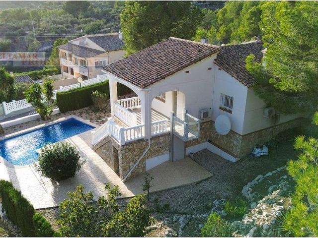 Chalet en venta en calle De la Rosa, Perelló, el Tar, de 142 m² 3 habitaciones por 359.000
