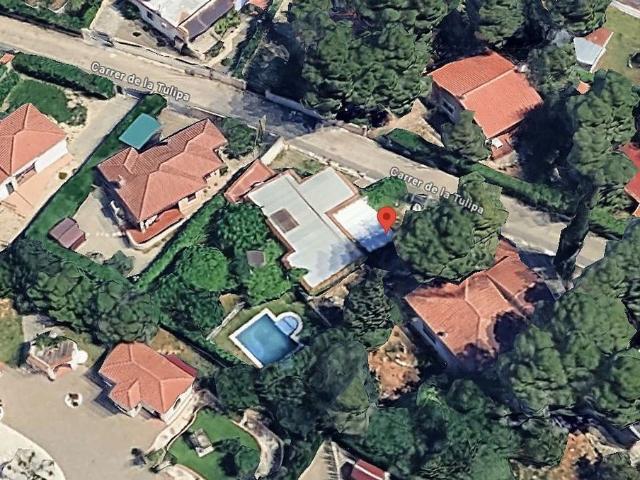 Chalet en venta en calle De la Tulipa, Pratdip, de 170 m² 2 habitaciones por 135.000