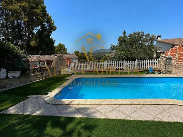 Chalet en venta en calle De L'acàcia, Piera, de 105 m² 5 habitaciones por 298.000