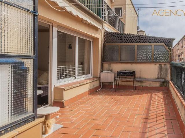 Chalet en venta en calle De L'arxiduc D'àustria, Sabadell, de 268 m² 4 habitaciones por 295.000