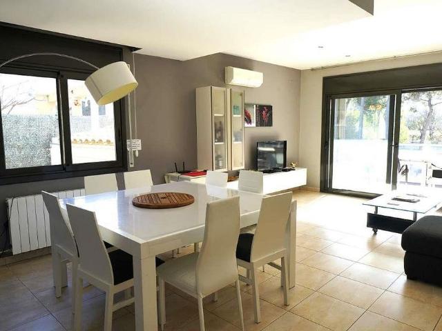 Chalet en venta en calle De L'eucaliptus, Roses, de 169 m² 4 habitaciones por 500.000