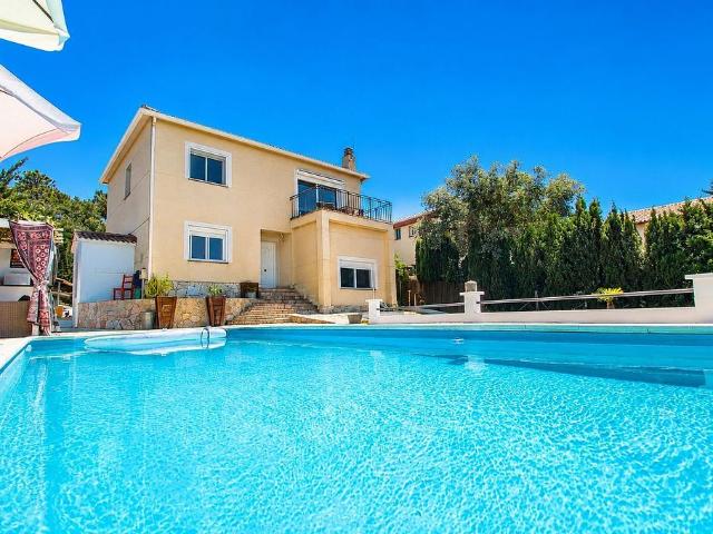 Chalet en venta en calle De Les Roselles, Lloret de Mar, de 185 m² 4 habitaciones por 485.000