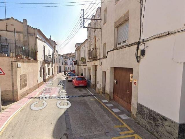 Chalet en venta en calle De Mossen Cinto Verdaguer, Sant Llorenç d´Hortons, de 210 m² 3 habitaciones por 165.000